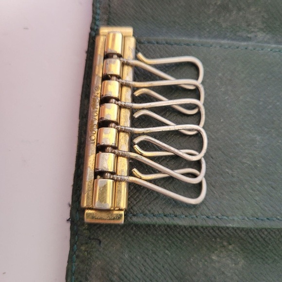 LOUIS VUITTON Green Taiga Leather 6 Hooks Key Holder Case Small Wallet Trifold - Picture 5 of 9